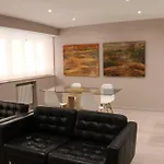 Boutique & Chic